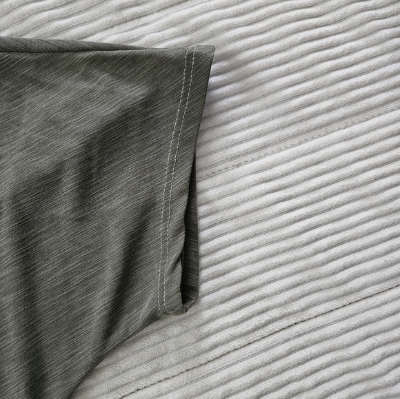 Green Envelope Elegant Olive Green Women's Top Size L - Picture 2 of 6